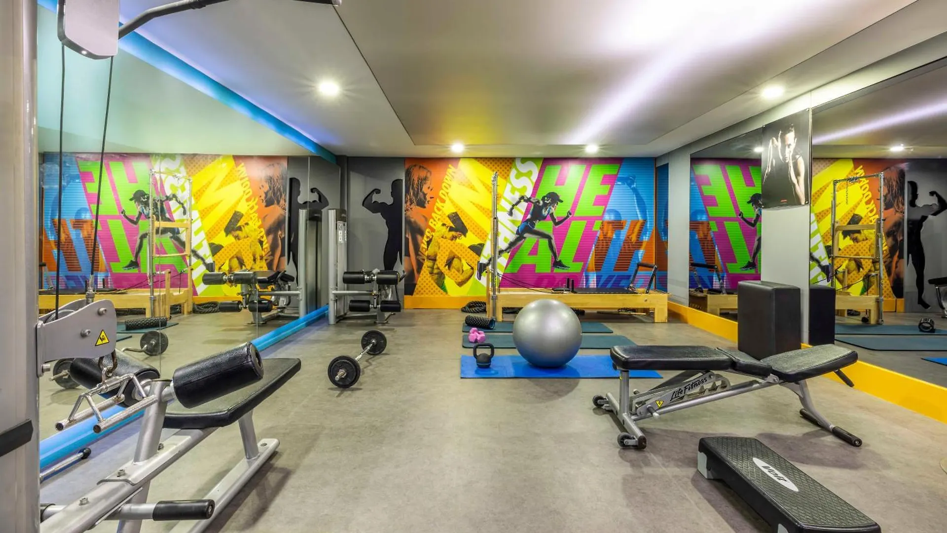 Ramada Plaza By Wyndham Istanbul Tekstilkent Hotel Törökország