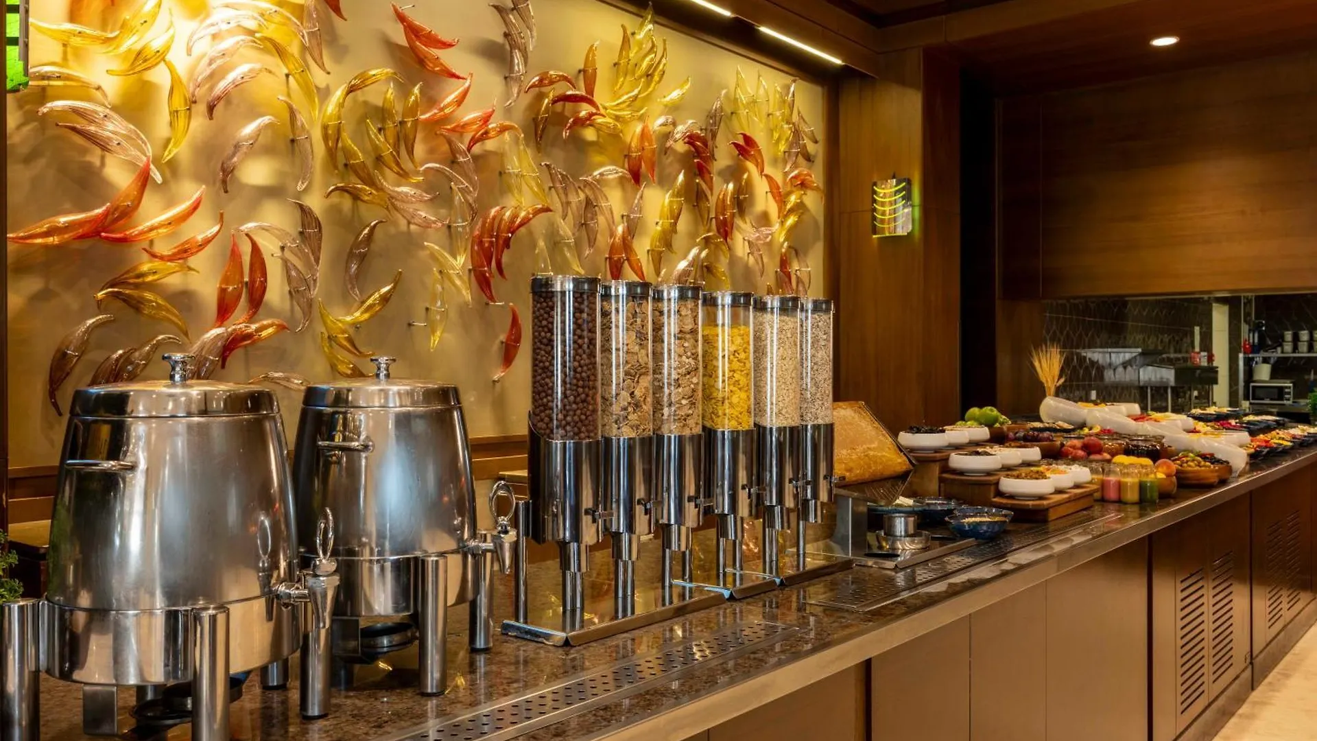 Hotel Ramada Plaza By Wyndham Istanbul Tekstilkent 5*,