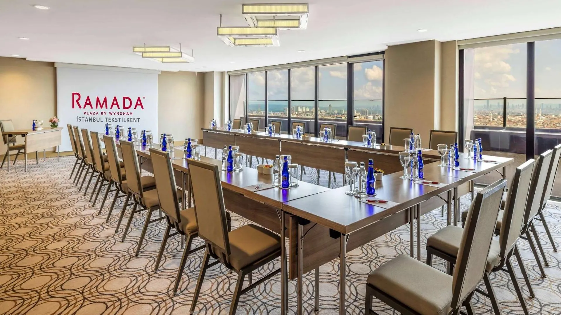 Hotel Ramada Plaza By Wyndham Istanbul Tekstilkent 5*,
